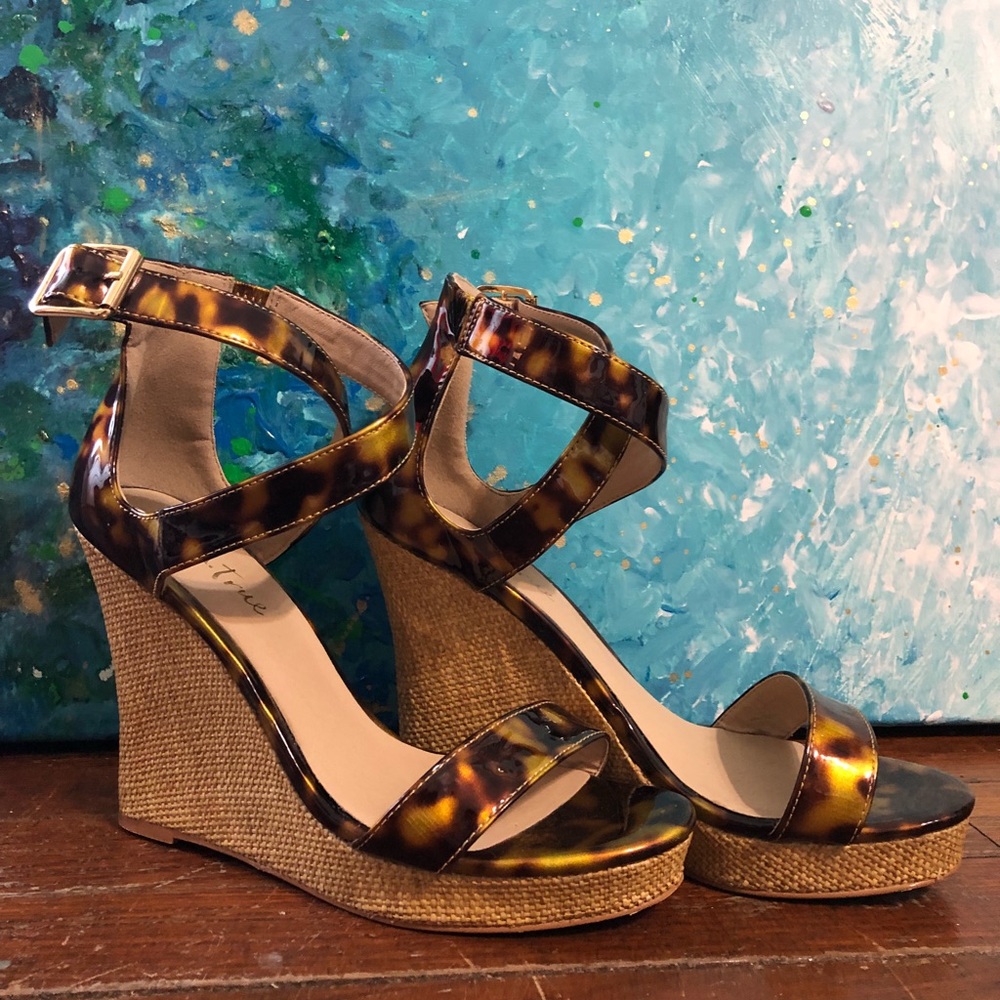 Diba True Leopard wedge heels! Look brand new!